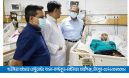 হাজীগঞ্জের ছাত্রলীগ নেতা হামিদের শয্যা পাশে মেজর অব. রফিকুল ইসলাম বীরউত্তম